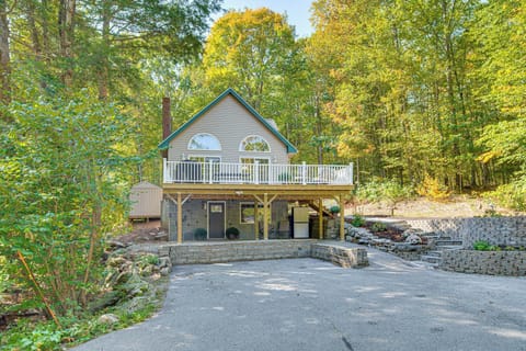 Farmington Vacation Rental | 2BR | 1BA | 1,122 Sq Ft | Stairs Required