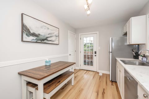 The open dine-in kitchen is well equipped for an unforgettable getaway​