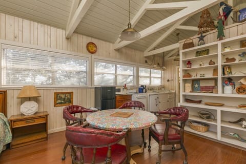 Indoors, Hardwood, Furniture, Table, Living Room