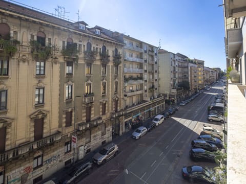Building, City, Urban Area, Neighbourhood, Apartment, Residential Area, Street, Condominium, Metropolitan Area, Family Car