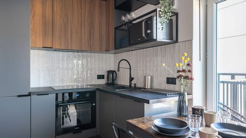 Apartment (60) | Private kitchen | Fridge, stovetop, electric kettle, cookware/dishes/utensils