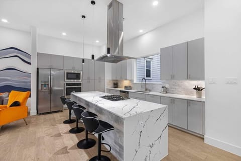 House | 6 bedrooms, Internet