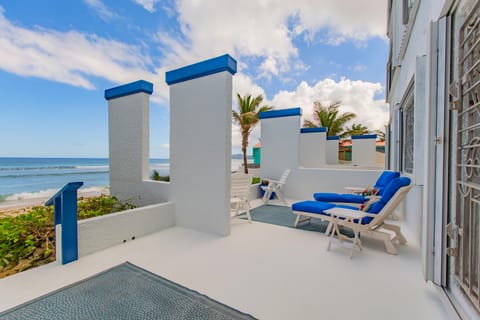 Terrance/patio with direct beach access