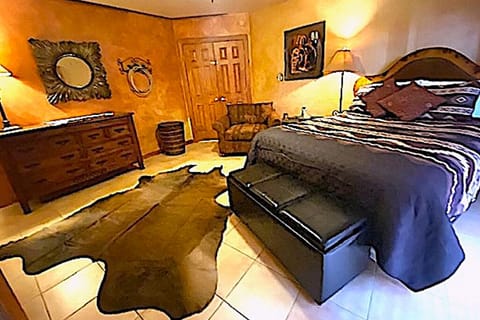 Queen Suite, Dresser, Chest of Drawers and closet  