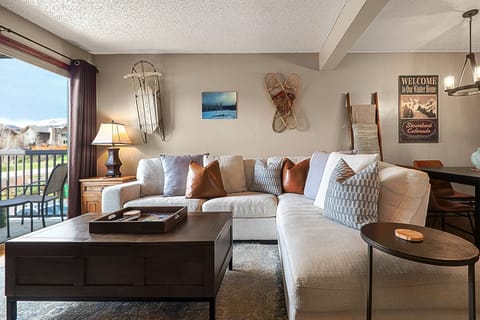 Living Room with flat screen TV 