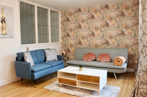 Comfort Apartment, Garden View | Living area