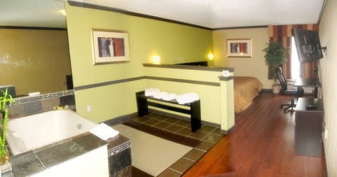 Standard Room, 1 King Bed, Jetted Tub | Jetted tub