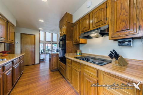 Kitchen cooking area