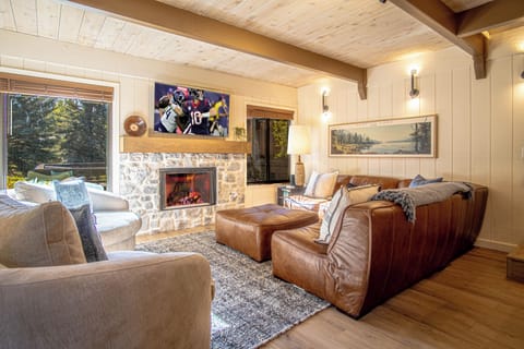 Welcome to Creekside in Sun Valley 1294 - 2BD, 2BA - Walk to Sun Valley Village