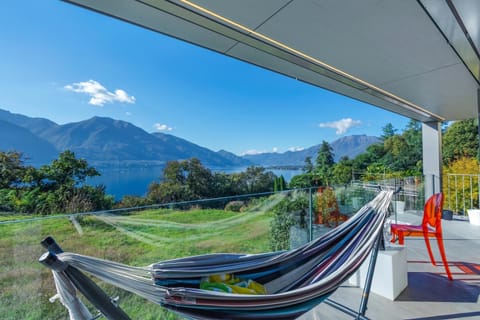 Family Villa, 2 Bedrooms, 2 Bathrooms, Mountainside (Villa Mondacce  - Minusio) | Terrace/patio