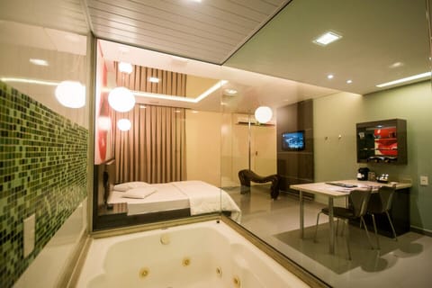 Superior Suite with Hydro | Free WiFi, wheelchair access