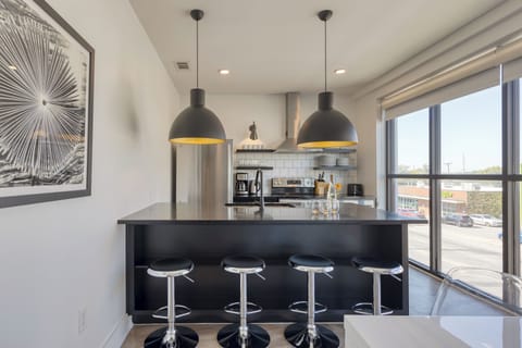 Enjoy casual dining at the kitchen counter.