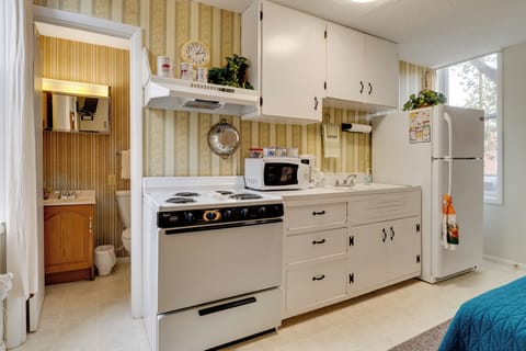 Apartment (0 Bedroom) | Interior