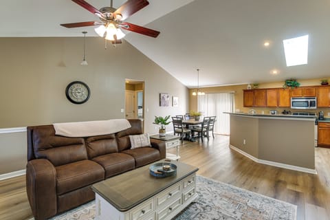 House (3 Bedrooms) | Interior