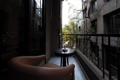 Family Room | Balcony