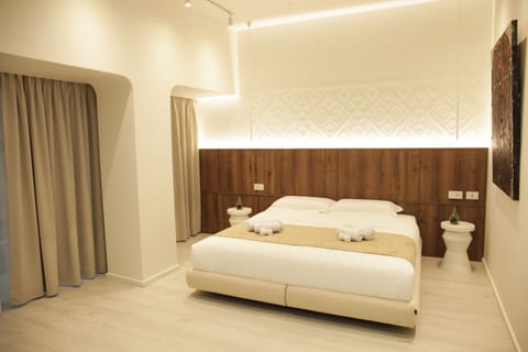 Laptop workspace, soundproofing, iron/ironing board, free WiFi