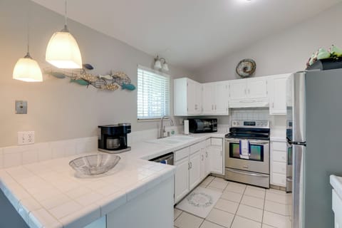 Kitchen | Keurig K-Duo Coffee Maker | Dishwasher | Main Level