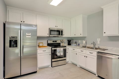 Kitchen | Dishware & Flatware