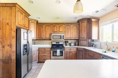 Upgraded kitchen with gas stove