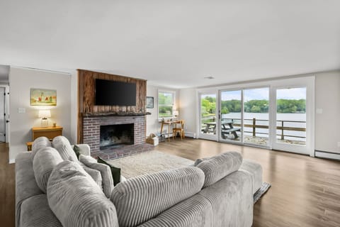Spacious upper-level living room