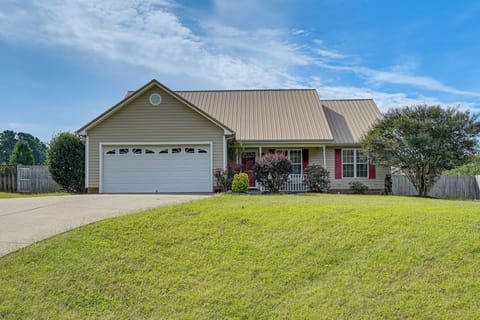 Lexington Vacation Rental | 3BR | 2BA | 1,200 Sq Ft | 2 Steps to Enter