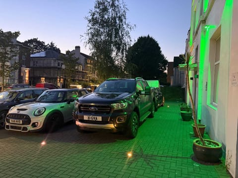 Business Studio | Iron/ironing board, free WiFi