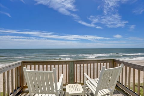 Top Floor Oceanfront Deck
