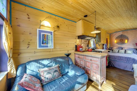 Apartment (0 Bedroom) | Interior