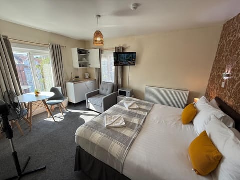 Deluxe Studio | Iron/ironing board, free WiFi