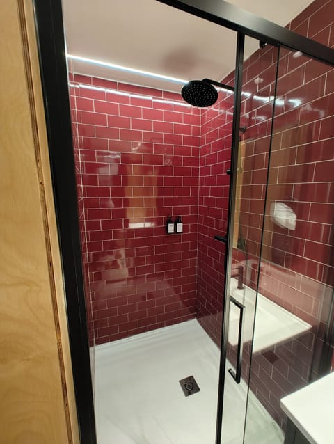 Basic Double Room, City View | Bathroom