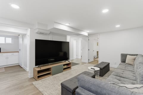 Living Room w/ 83 Inch 4k TV