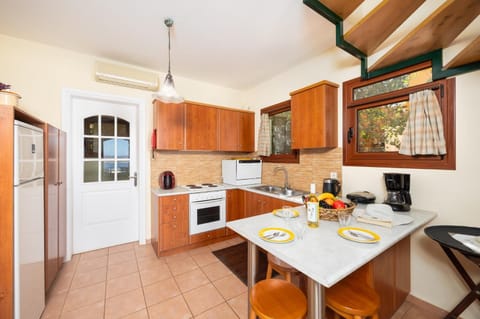 Equipped kitchen with A/C