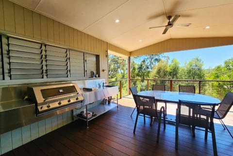Outdoor kitchen