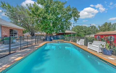 Take a break from the Texas heat in this beautiful pool.