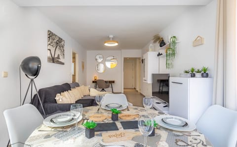 Communal lounge/ TV room,Living room,Dining area