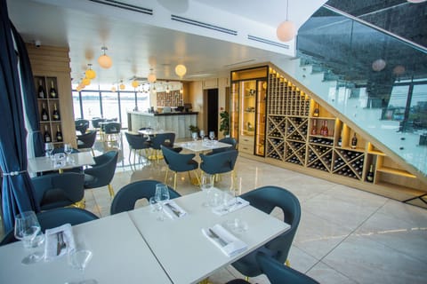 Luxury Apartment, 1 Bedroom, City View | Dining