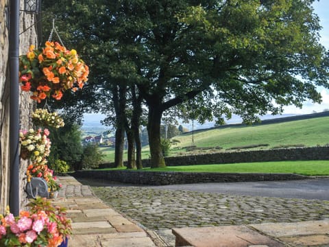 Outdoor | Quarry Cottage, Barnoldswick