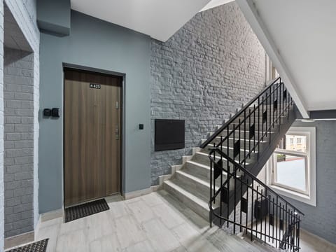 Wall, Flooring, Floor, Interior Design, Stairs, Composite Material, Concrete, Handrail, Ceiling