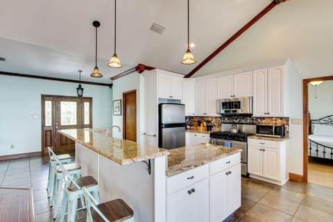 Kitchen | Dishwasher | Drip Coffee Maker & Keurig