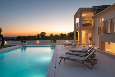 House, Smoking | 4 bedrooms