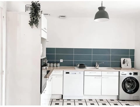 Standard Apartment, Patio | Private kitchen