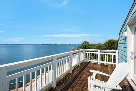 Top level deck with Sound views