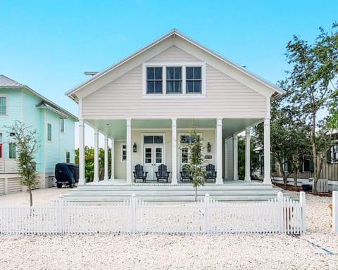 Luxury 3BR + Loft Home in The Village of Tannin | Sleeps 10