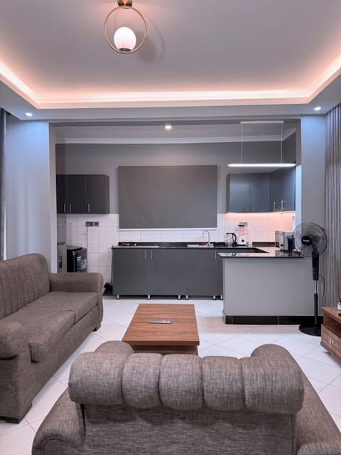 Comfort Apartment, Balcony, City View | Living area