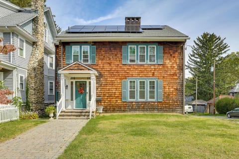 Newburgh Vacation Rental | 3BR | 2.5BA | Stairs Required | 2,394 Sq Ft