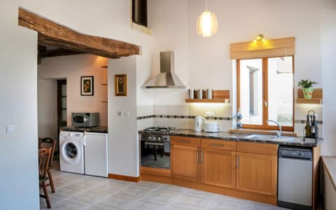 Iron/ironing board, free WiFi