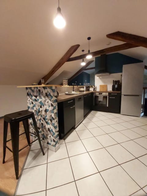 Deluxe Apartment, Mountain View | Private kitchen