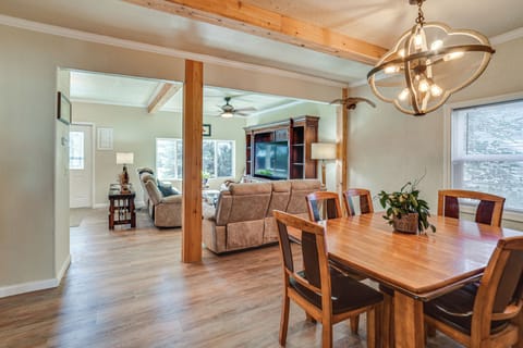 House (5 Bedrooms) | Interior