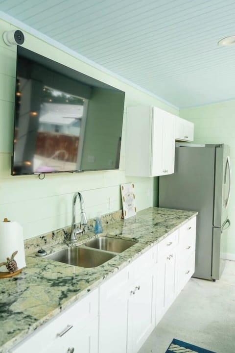 Watch your favorite team win at the perfect bar area, or enjoy a few drinks if they lose! 