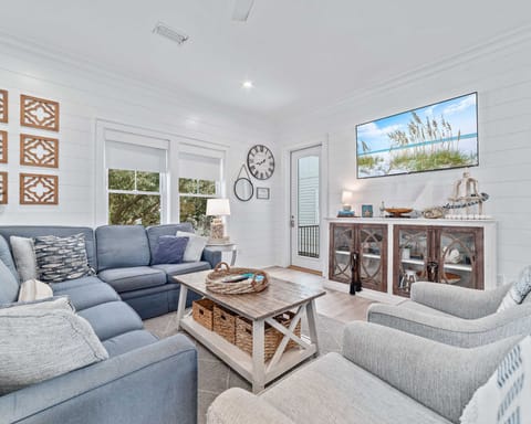 4BR | Each BR Has Own Private Bathroom | 3 Minute Walk To Beach | Lagoon Views